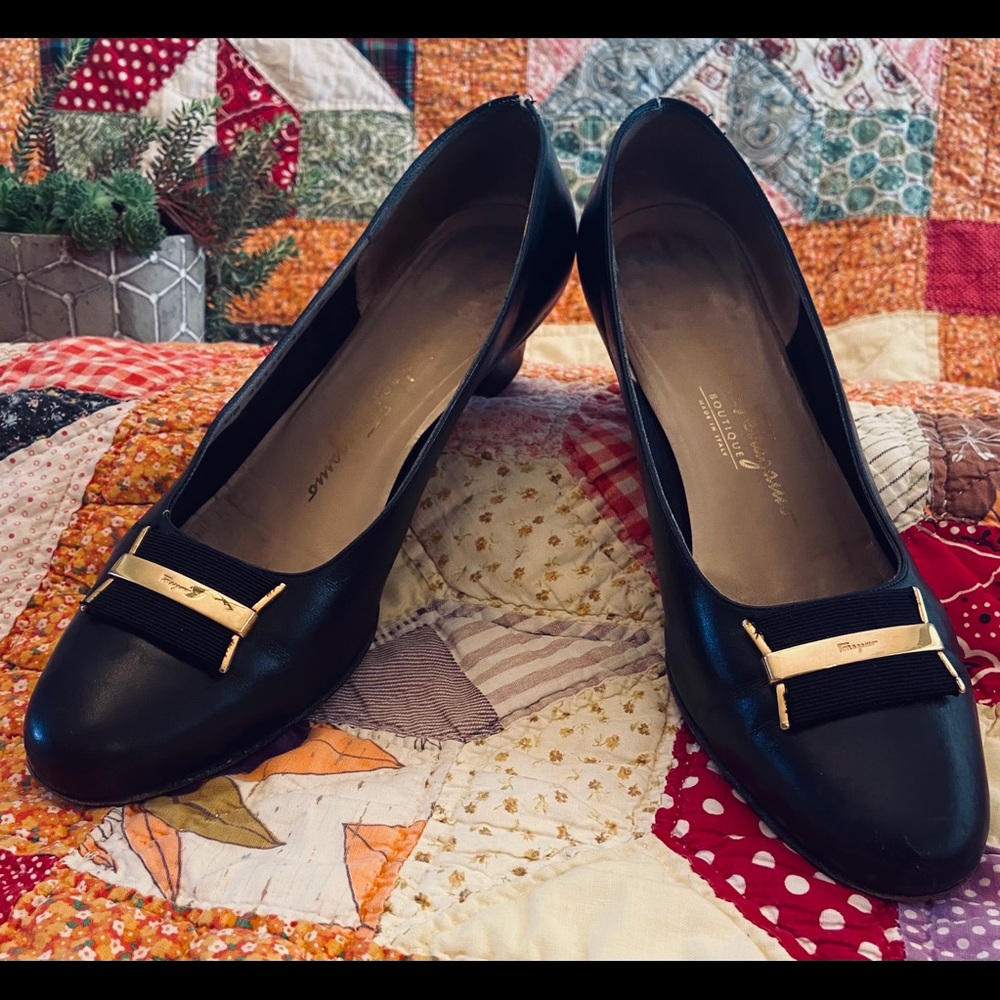 Salvatore Ferragamo Navy Pumps